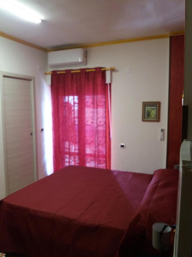 levante rooms Scalea Habitación foto